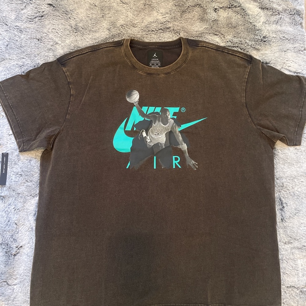 XXL MICHAEL JORDAN X UNION Men’s collectibles shirt 
Vintage wash.